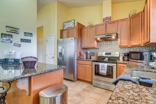 half Mi to Toledo Bend Lake Water-View Retreat in Alliance, USA