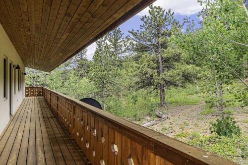 H7 at Hope Mountain -- 6-Bedroom Retreat Home at Allenspark Colorado home in Allenspark, USA