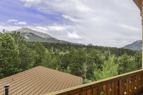 H7 at Hope Mountain -- 6-Bedroom Retreat Home at Allenspark Colorado home in Allenspark, USA