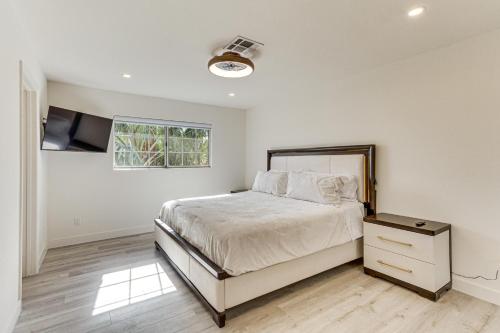 Private Pool and Hot Tub Cathedral City Getaway! Private Pool and Hot Tub Cathedral City Getaway!