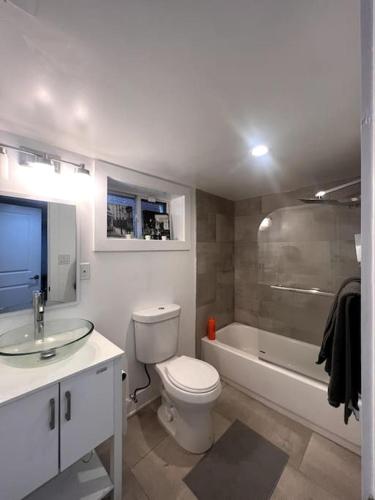 New Cozy APT in DC near Downtown in Washington, USA