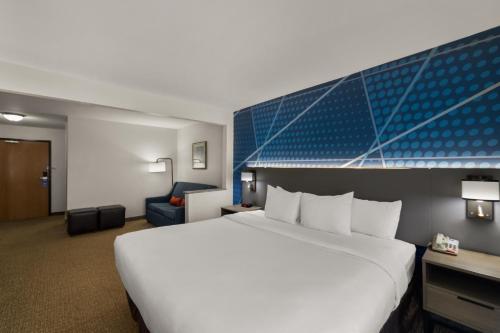 King Suite with Sofa Bed - Non-Smoking room in Comfort Inn & Suites Austin North Loop