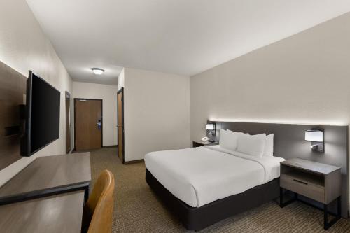 Queen Room - Accessible/Nonsmoking image 3