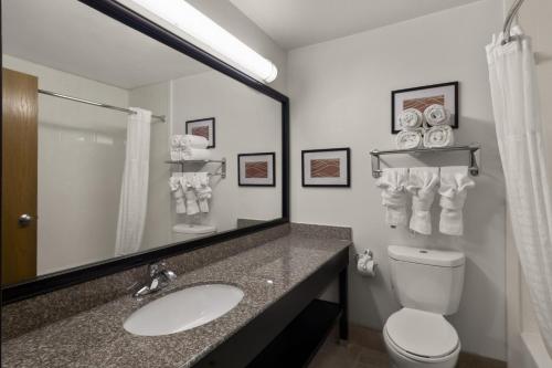 Queen Room with Two Queen Beds room in Comfort Inn & Suites Austin North Loop