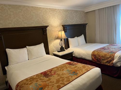 2 double beds