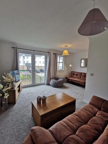Sun Gardens Retreat- can sleep 10 with 4 Double Beds & 2 sofa beds gîte à louer Thornaby Railway Station
