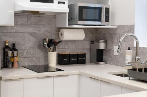 #2 - Cozy Studio - Self Check in - Plateau - St-Denis - AC - TV - image 4