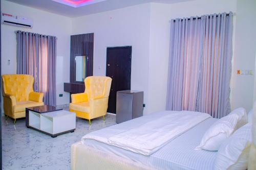 Four-Bedroom Deluxe Apartment image 10