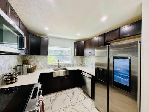 Brand New Modern Urban Oasis in Bradenton, USA