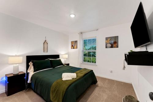 New Modern Bohemian Home Minutes from Epic Waters Indoor Park, Andretti Indoor Karting & Games, AT&T Stadium, Globe Life, Six Flags, Texas Life in Grand Prairie, USA