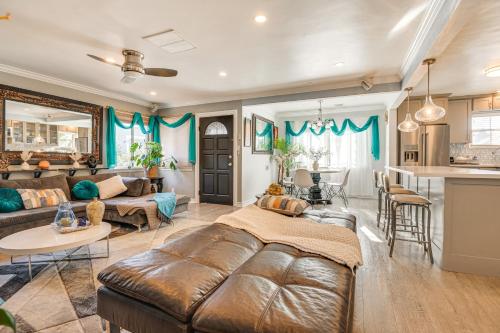4 Mi to Beach Chic Los Angles Home with Patio! in Los Angeles, USA