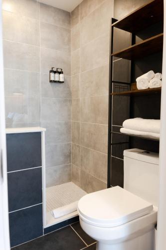 #3 - Chic Studio - Self Check in - Plateau - St-Denis - AC - TV, Montreal (fotografie 10)
