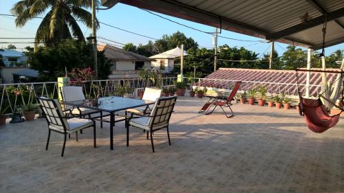 Instalaciones, The Red Hut Inn in Belice