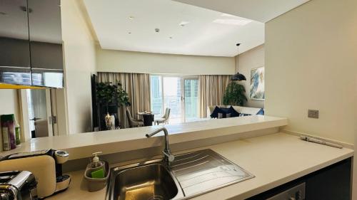 GLOBALSTAY. DAMAC Majestine Apartments - image 8