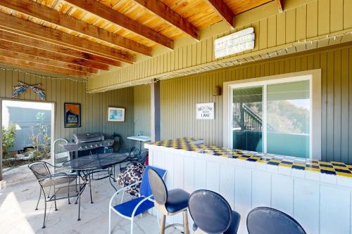 Great Cove Lodge in Point Venture, USA