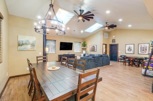 Furnished Gazebo with View Rustic Williams Retreat! in Parks