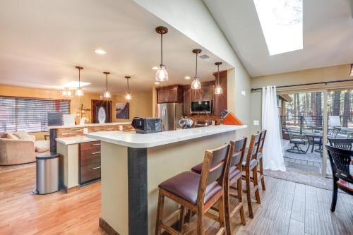 Furnished Gazebo with View Rustic Williams Retreat! in Parks