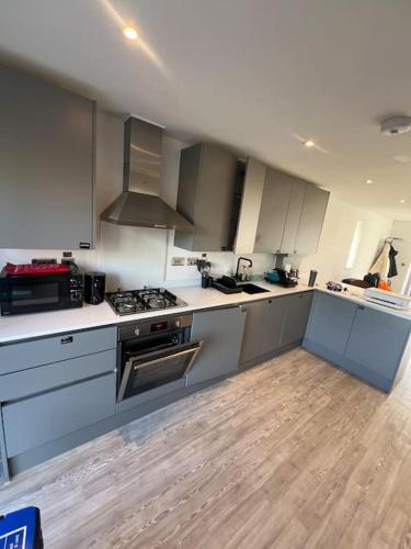 Large Ensuite Room in Manchester with Free Parking, Manchester (foto 10)