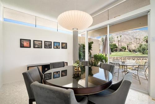 Sandpiper Empress Private Spa & Garage in Palm Desert, USA