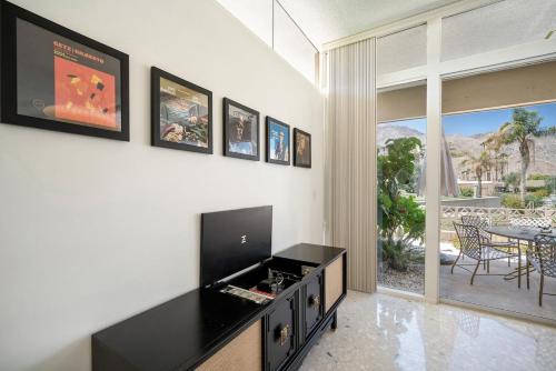 Sandpiper Empress Private Spa & Garage in Palm Desert, USA