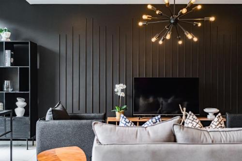 Stylish Polanco Duo Steps from Lincoln Park