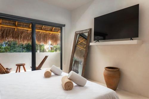 Jungle 3BR Villa, Garden & Pool, La Veleta - Tap to explore photos