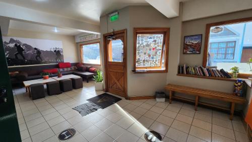 Yaghan Hostel in อุสฮัว