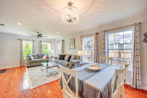 3 Mi to Dtwn Cozy San Antonio Home with Casita! in San Antonio, USA