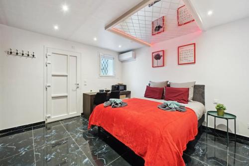 Love Room - Suite avec jacuzzi et sauna privatif in Корбей-Ессон