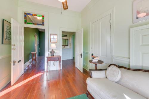 Ornate Victorian Home with Courtyard and Fire Pit! in وسط مدينة كولومبوس