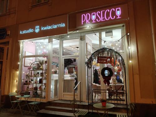 Rynek 14 - Pokoje hotelowe - Cafe&Restaurant - Parking - OrangeTV, Inowrocław (zdjęcie 10)