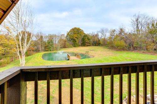 Hot Tub, Fire Pit, BBQ, On-Site Pond: Kenton Cabin in Martin (TN)