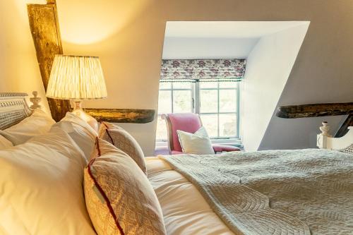 1 king bed, 1 twin bed