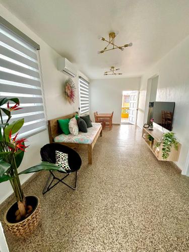 Urban Oasis in San Juan with water back up - image 2