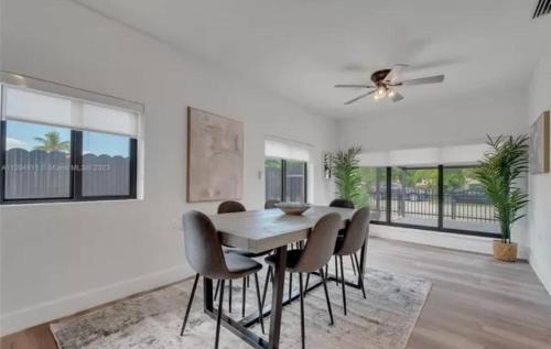 Boho Chic: 3BR Home with Pool in Hallandale Beach, USA