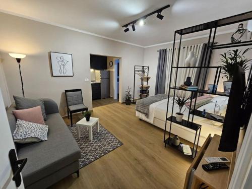 Gevin's Apartment 2, Tirana (photo 9)