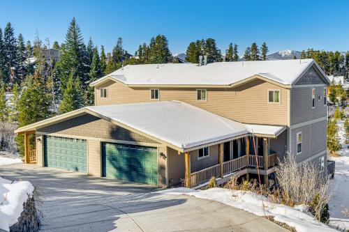 6 Mi to Winter Park Resort Duplex with Hot Tub! in Fraser, USA