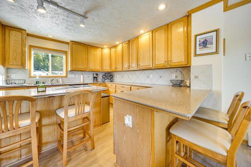 6 Mi to Winter Park Resort Duplex with Hot Tub! in Fraser, USA