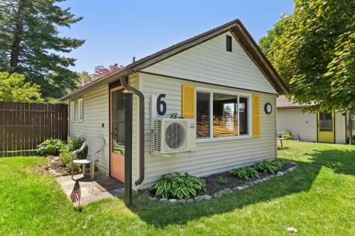 Chippewa Bluffs Resort Spacious Combined 3BR 3BA Cabins in Barryton, Vereinigte Staaten von Amerika