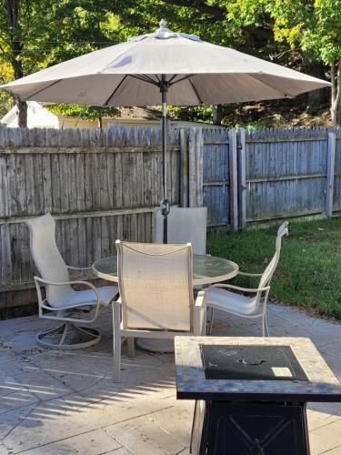 New! Elberta Cottage - Very Cute! Great Spot! in Elberta, USA