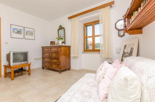Apt Draga - traditional & in center - image 4