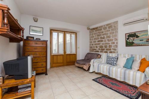 Apt Draga - traditional & in center - image 7