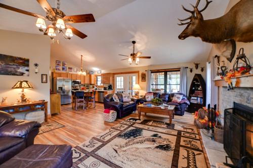 Cadiz Vacation Home with Deck Walk to Lake Barkley in Cadiz, USA