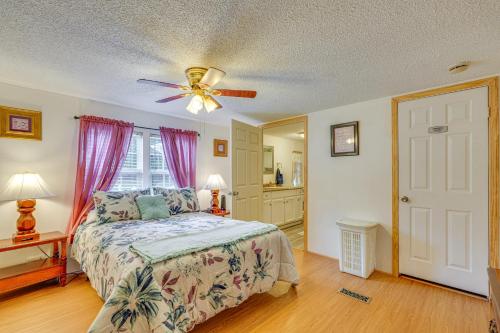 3 Mi to Dtwn Johnson City Home with Fenced Backyard in Johnson City, USA