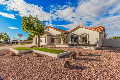 Cozy Exquisite Golf Course Home in Alta Mesa thumb 4