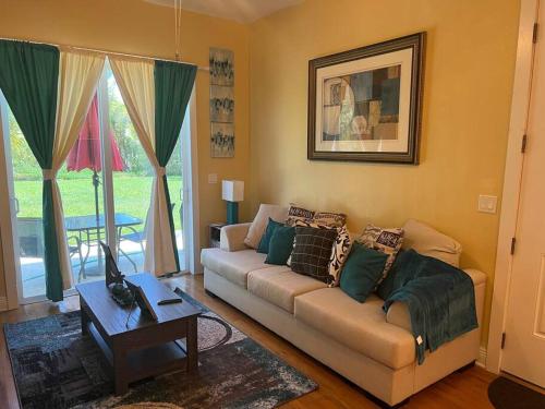 Adorable 1-bedroom guesthouse in West Palm Beach, USA