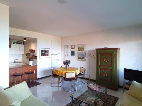 Apartment in Luino with Lake Maggiore Views, Luino (fotografie 6)