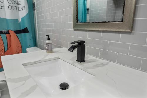 Midtown 1BR Haven with Free Parking & Pet Friendly in Houston, USA