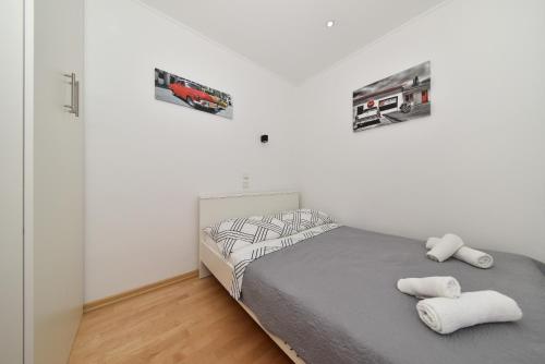 Two-Bedroom Apartment with Terrace and Sea View image 6