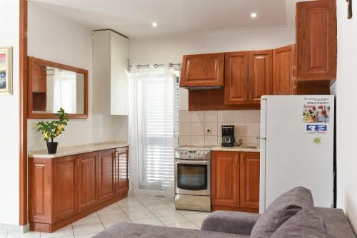Two-Bedroom Apartment with Terrace and Sea View image 3